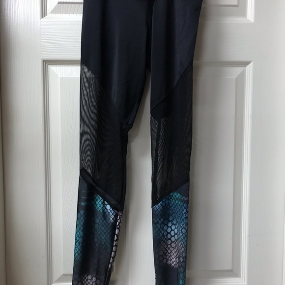 Onzie Yoga Leggings - Picture 3 of 8
